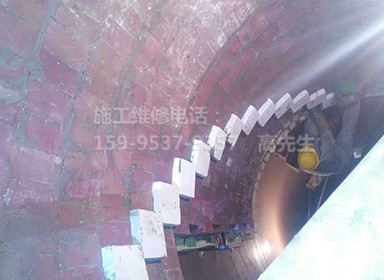 60-100吨危险品垃圾焚烧炉